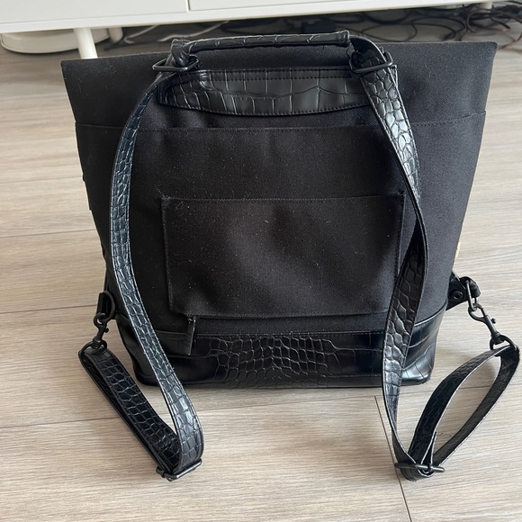 BEIS convertible backpack in EUC - Picture 2 of 6